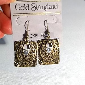Nwot Gold standard earrings.